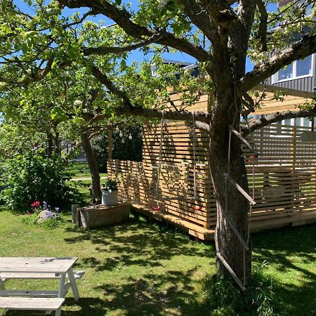 Toppmodernt Litet Hus Naera Kalmar Slott Och Havet ภายนอก รูปภาพ